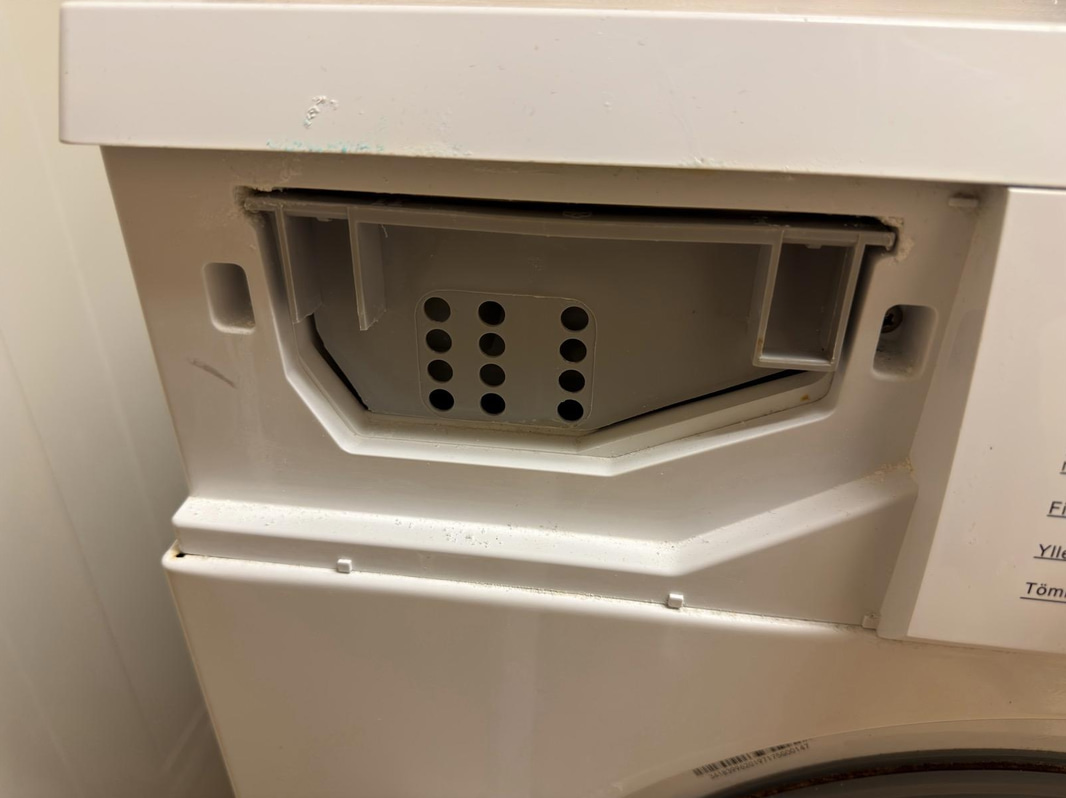 2 Elvita CTM2714V Washing Machines