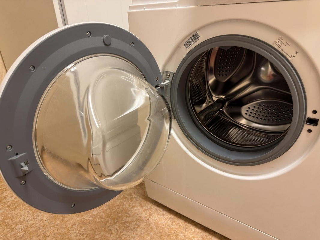 2 Elvita CTM2714V Washing Machines