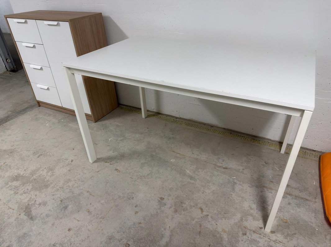Bäddsoffa och div möbler