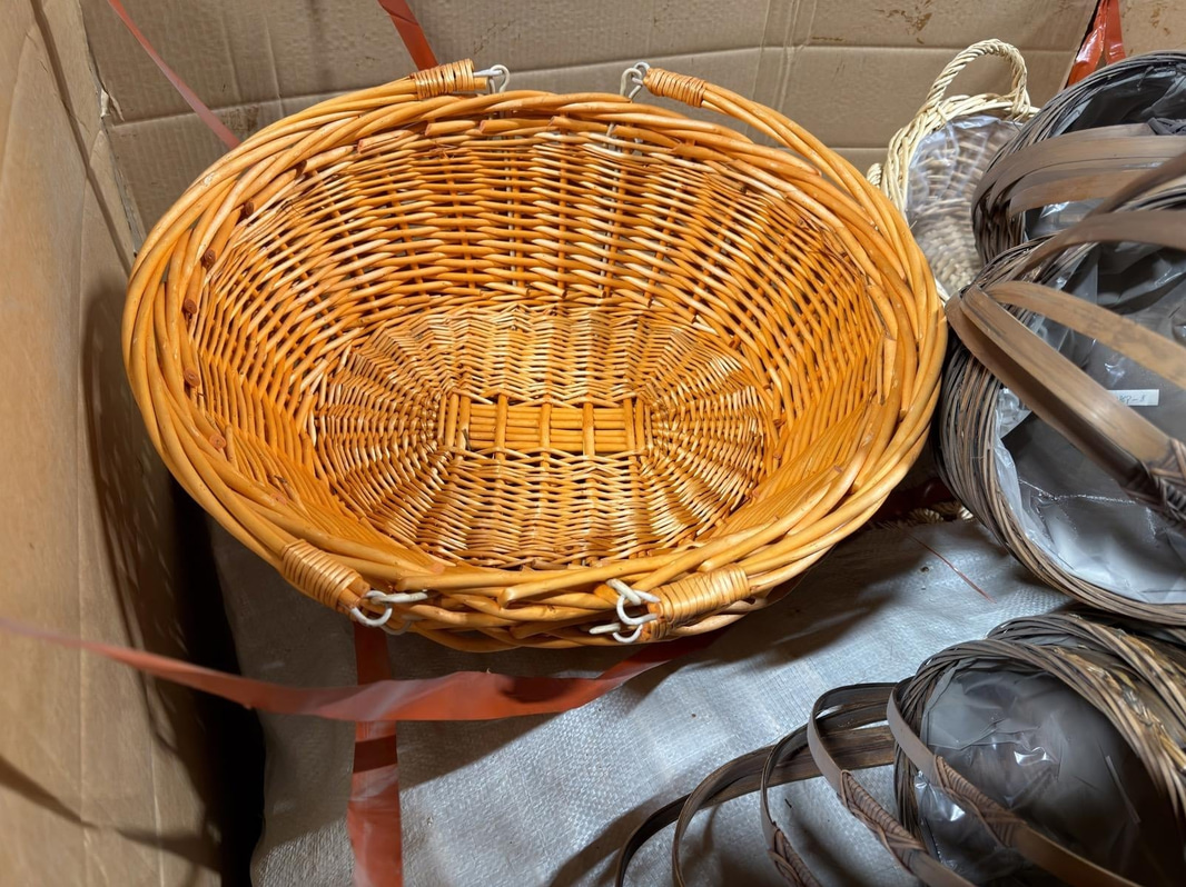 Baskets (large lot)