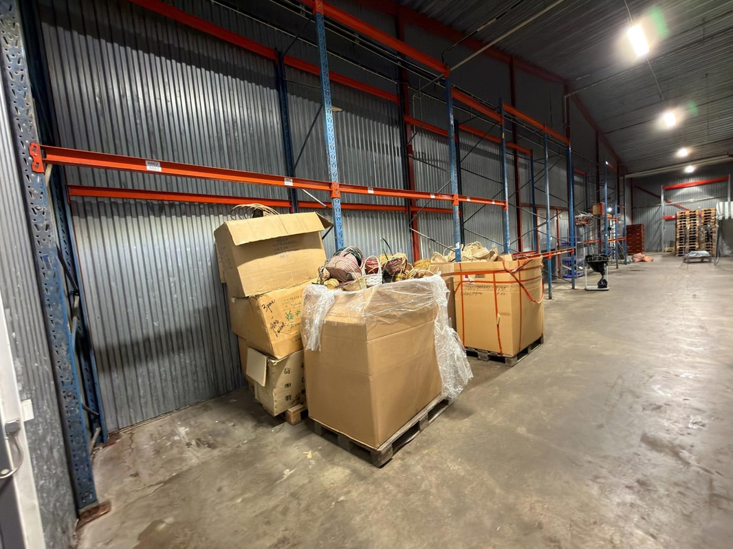 Pallet racking, 8 bays