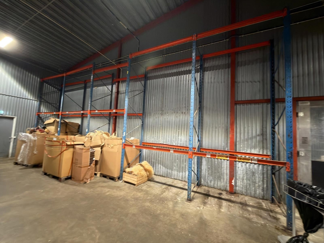 Pallet racking, 8 bays
