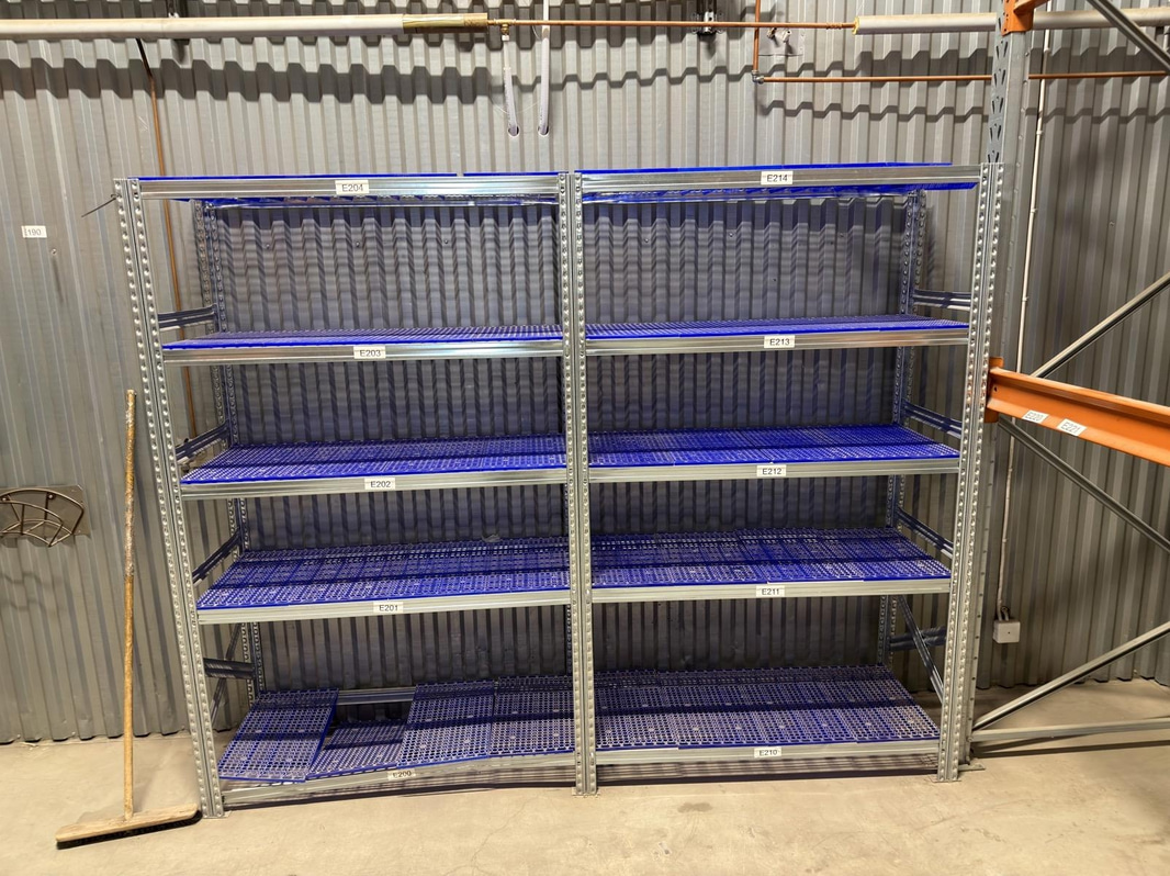 Shelving units, 11 pcs