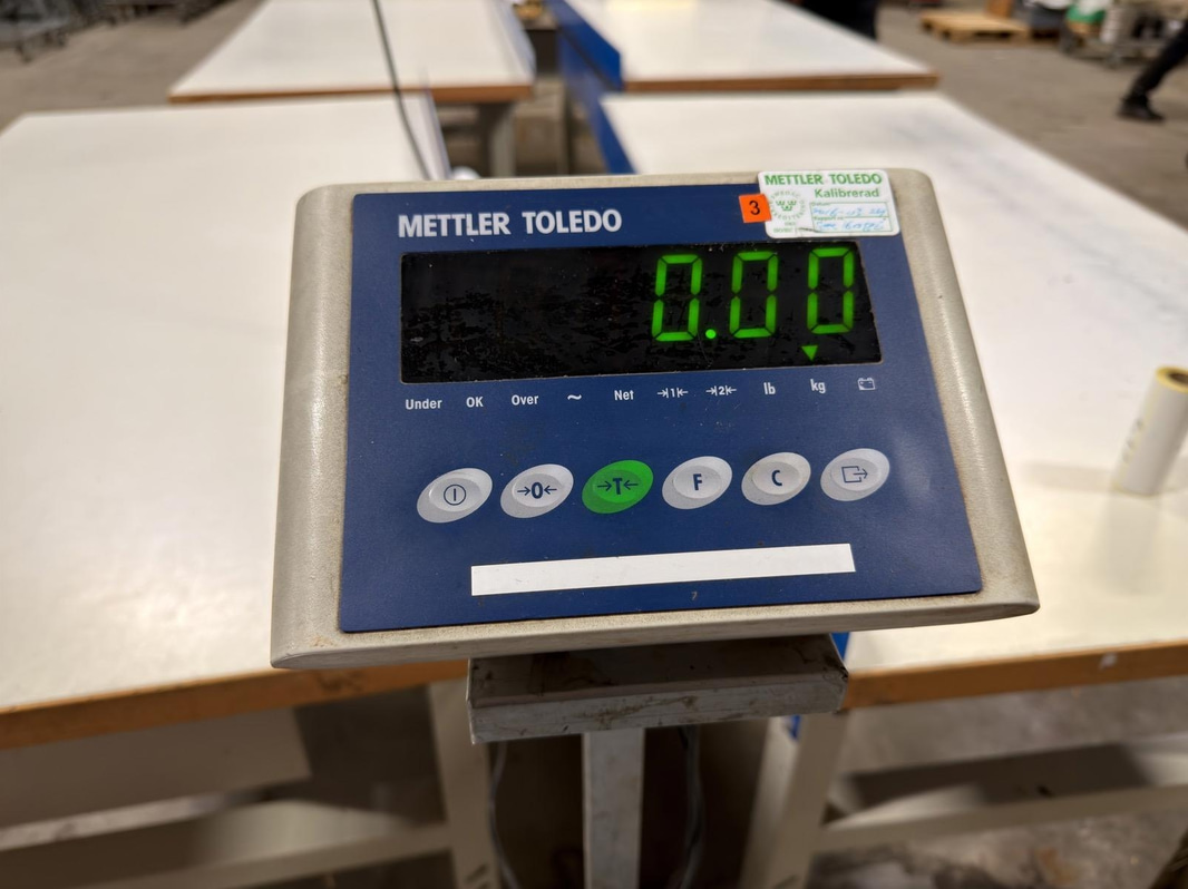 Mettler Toledo BBA221 scale, stainless steel platform