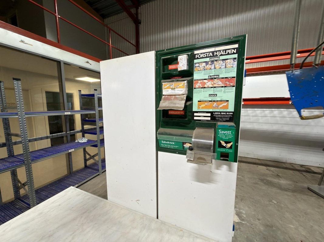 2 metal cabinets, etc.