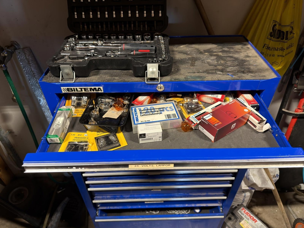 Biltema tool trolley with contents
