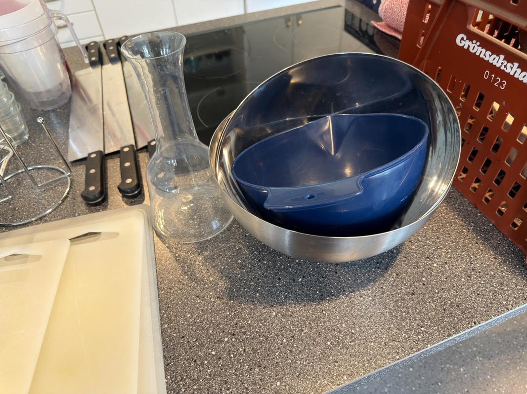 Plates, cutlery, kitchenware, etc.