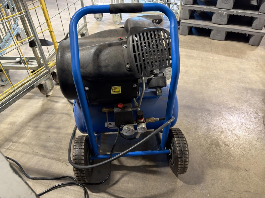 Biltema 30V-24 Compressor, 90 L