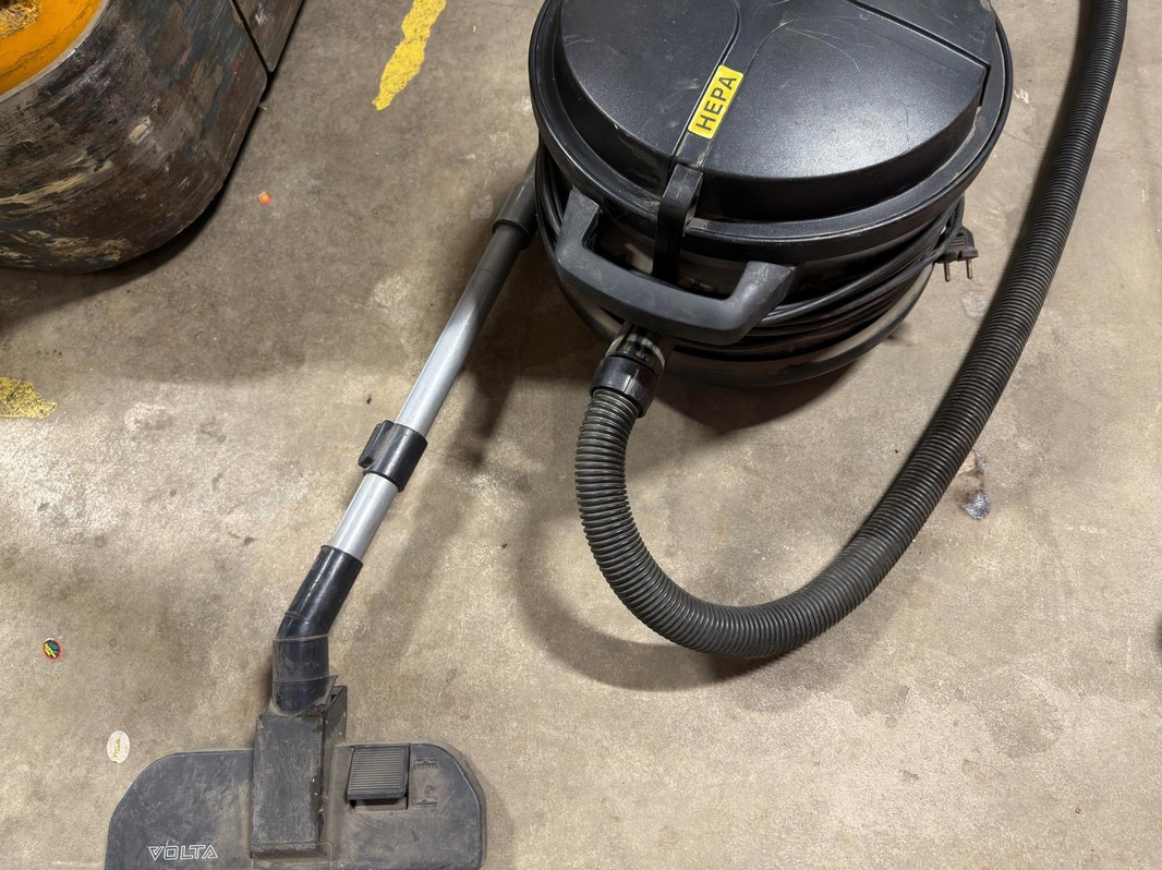 Nilfisk GD 930 HEPA Vacuum Cleaner