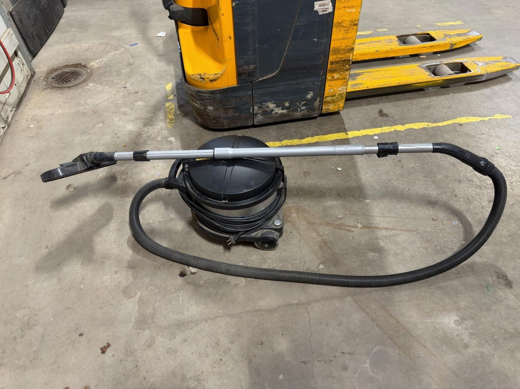 Nilfisk GD 930 HEPA Vacuum Cleaner