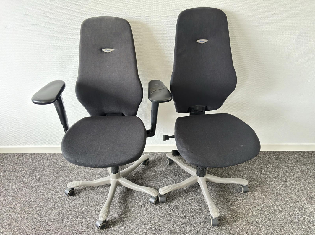 2 Kinnarp office chairs, different models