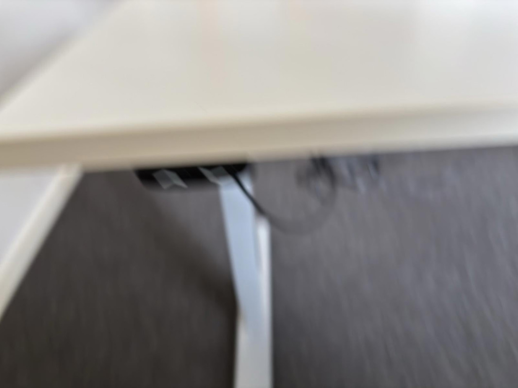 Höj- och sänkbart skrivbord