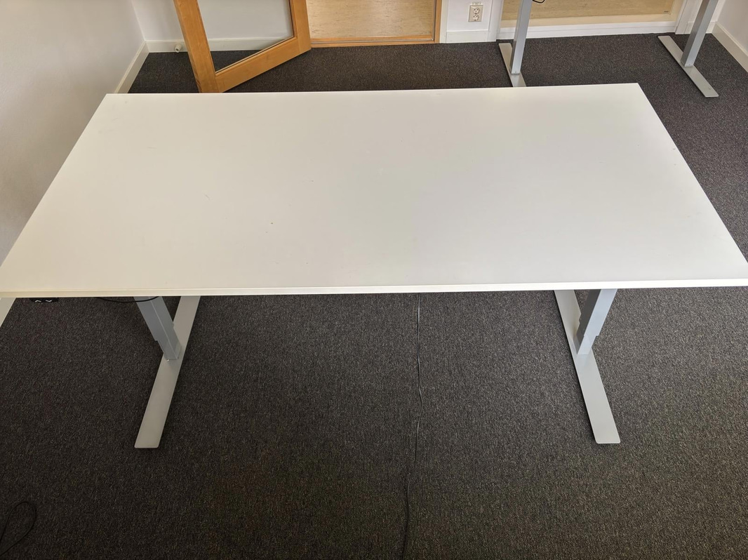 Höj- och sänkbart skrivbord