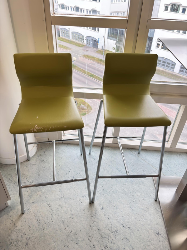 Bord inkl. 4 st. stolar