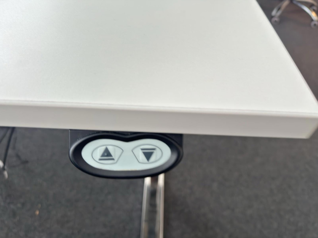 Höj- sänkbart skrivbord, Martela inkl. kontorsstol
