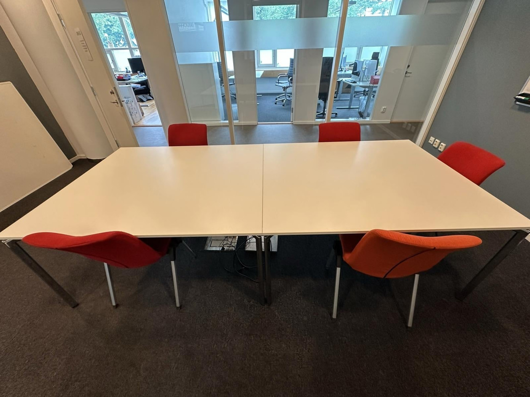 2 st. Konferesbord inkl. 5 st. stolar Håg