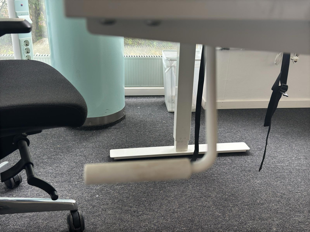 Höj- och sänkbart skrivbord inkl. kontorsstol