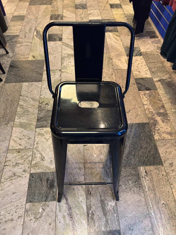 Table incl. 8 chairs