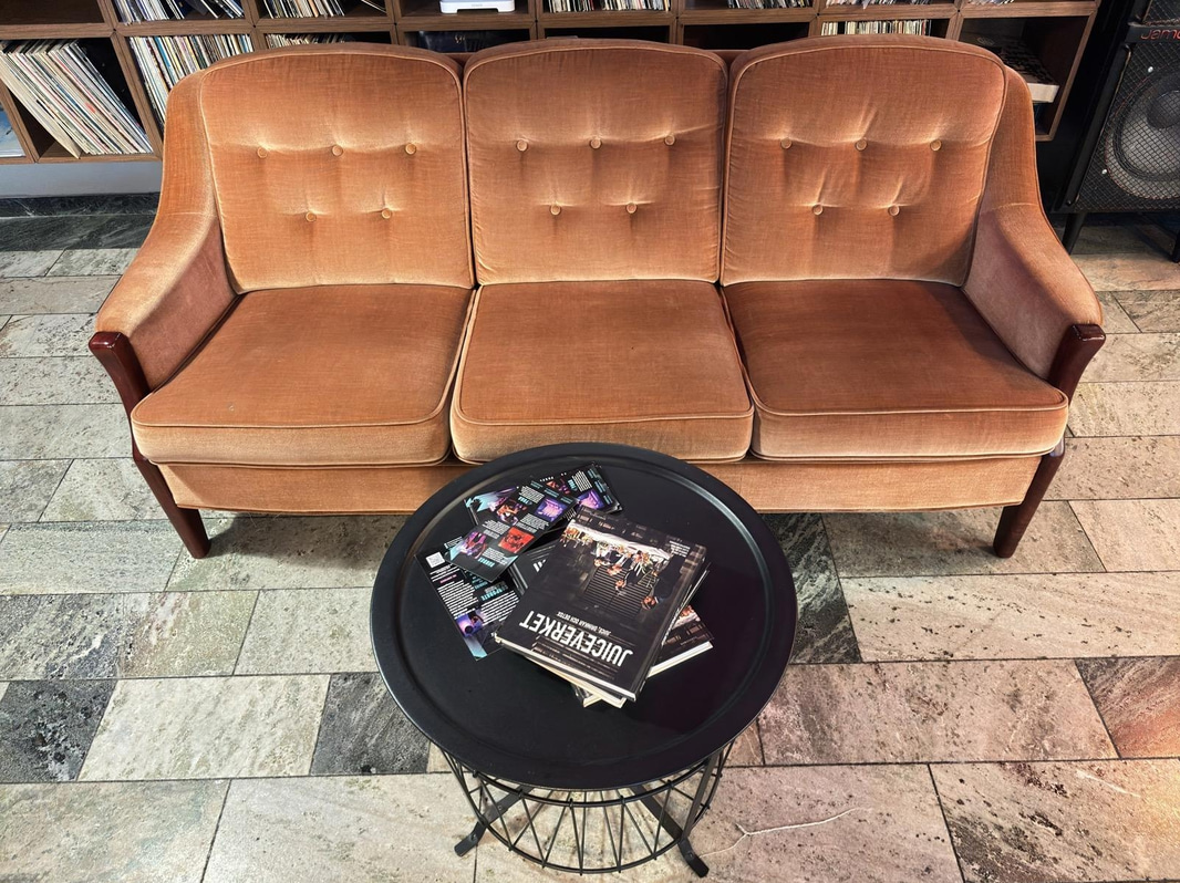 Sofa incl. table