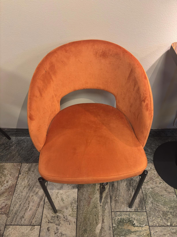 Table incl. 2 chairs