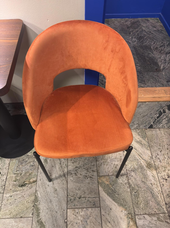 Table incl. 2 chairs