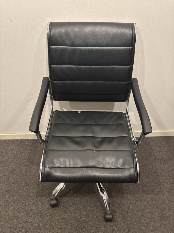 Electric height-adjustable desk incl. office chair