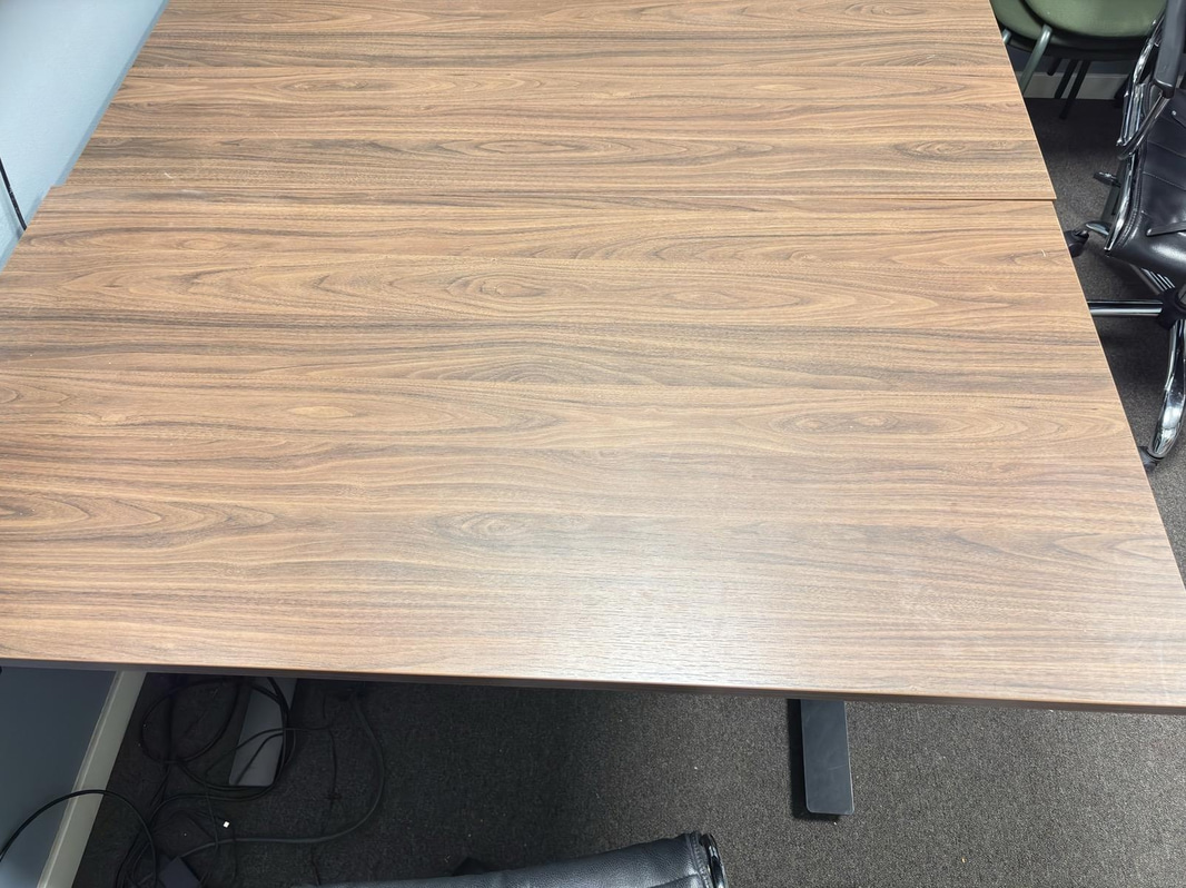 Electric height-adjustable desk incl. office chair