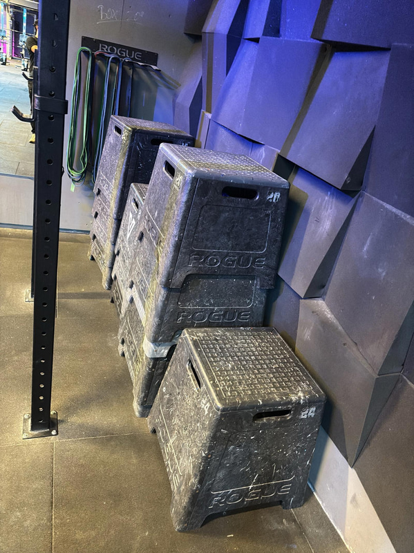 19 plyo boxes, various sizes