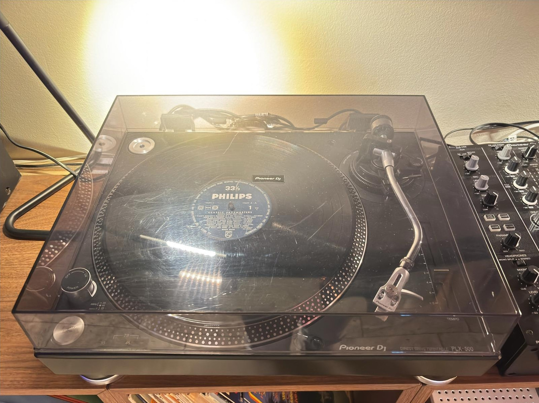 2 st. Högtalare inkl 2 st. skivspelare och mixer Pioneer