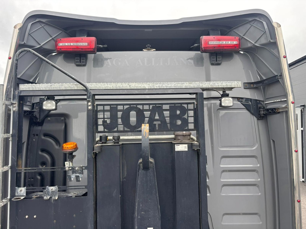 Tridem Hooklift Truck MAN TGX 35.520 8X4-4 BL CH -2023 | JOAB 24-tonne | Plough-equipped