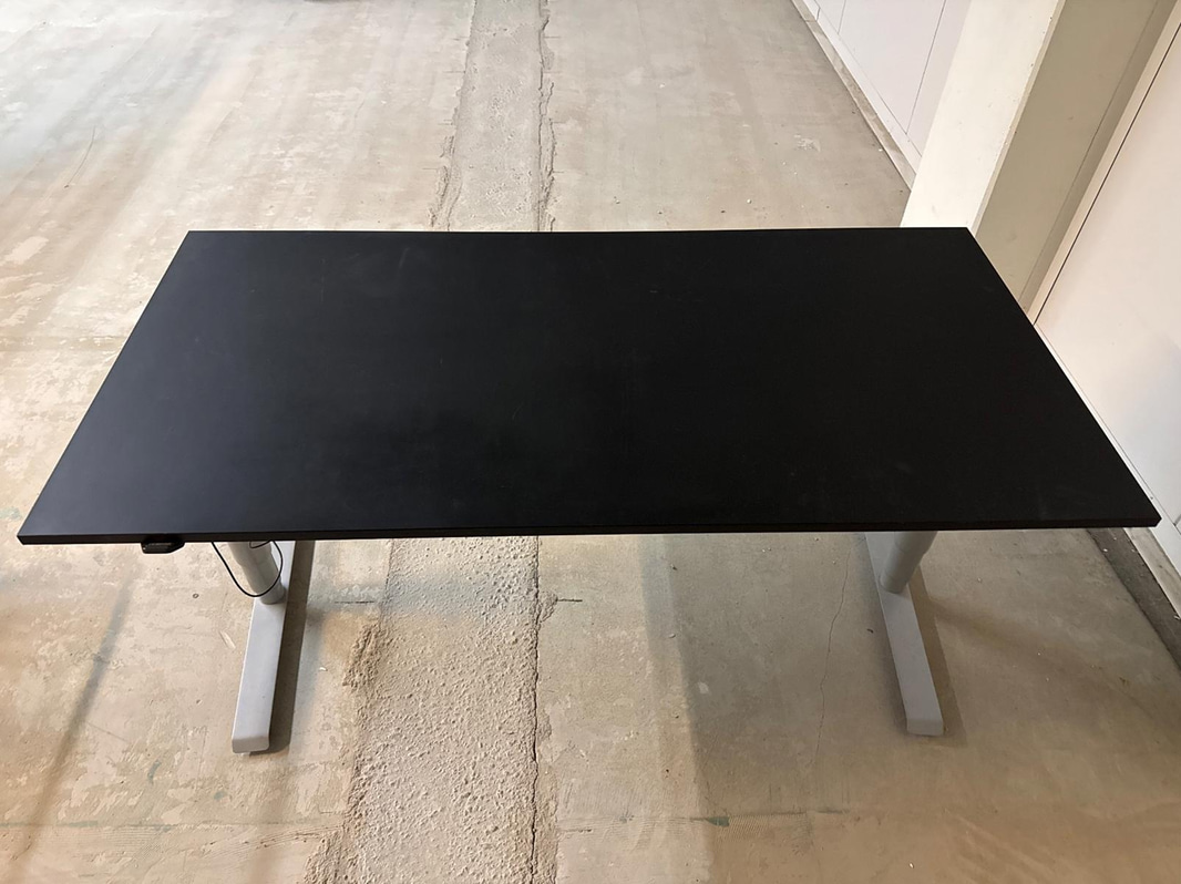 Skrivbord höj/sänkbar