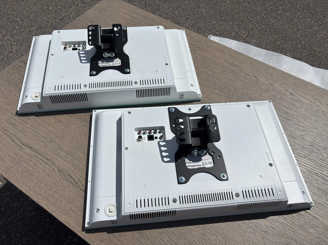 2 st 12 volts TV