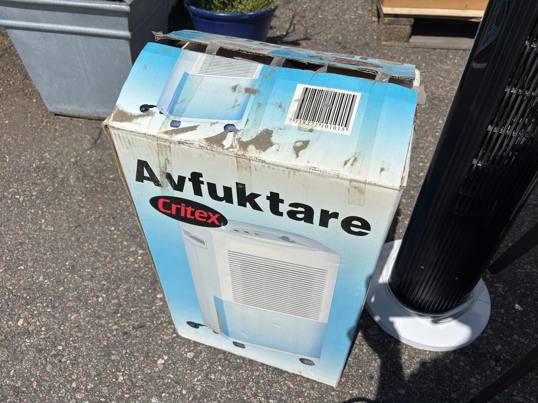 Stolar, avfuktare, fläktar