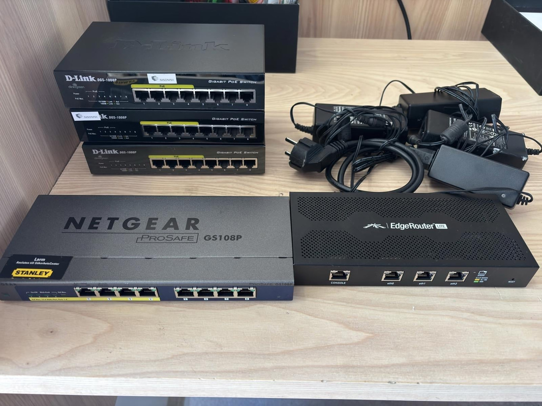 Lot of assorted network switches