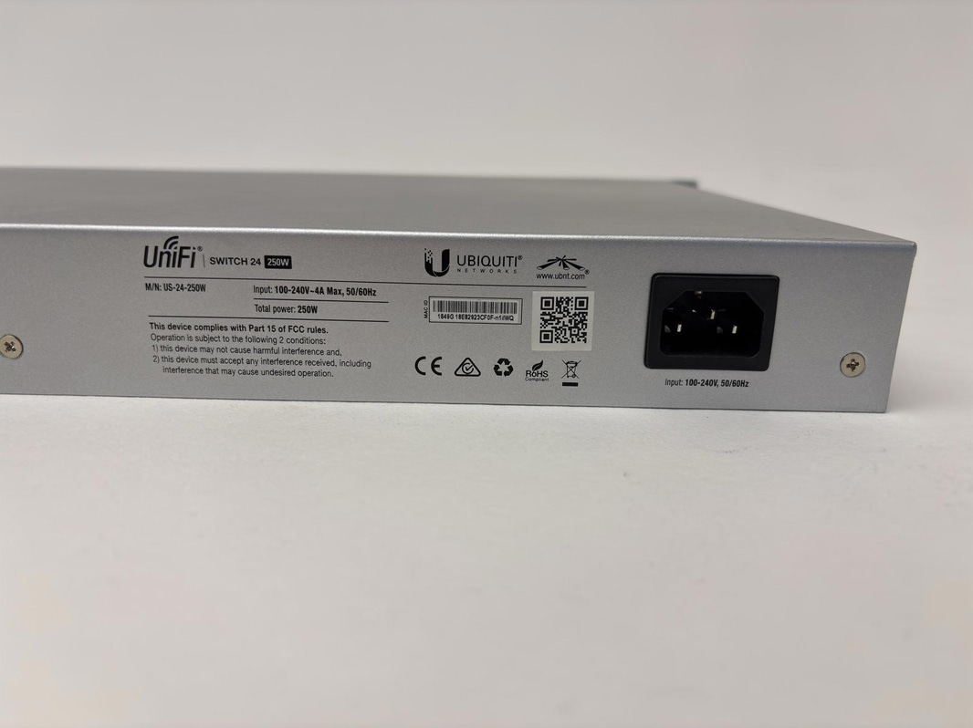 Switch Ubiquiti US-24-250W 24-port