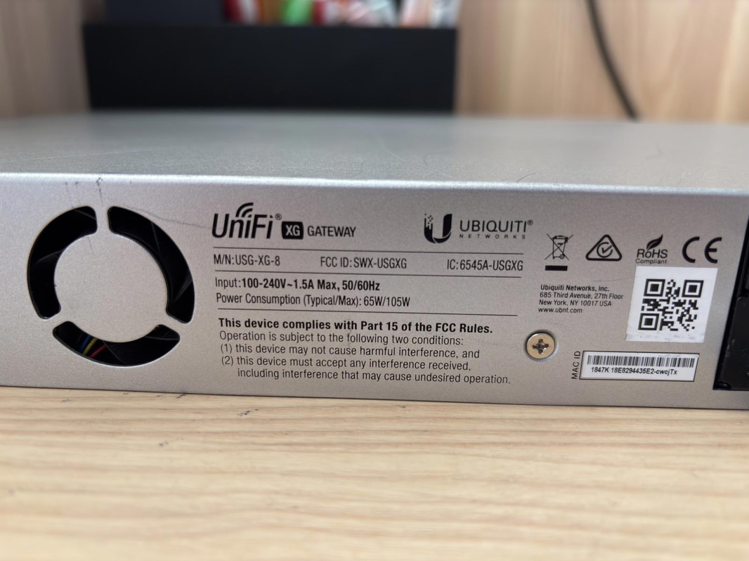 Gateway Ubiquiti USG-XG-8