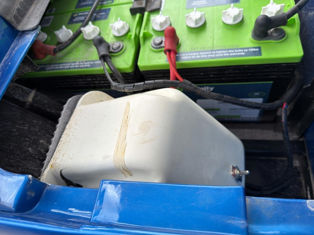 Golf Cart EZ-GO TXT | Reupholstered | New batteries
