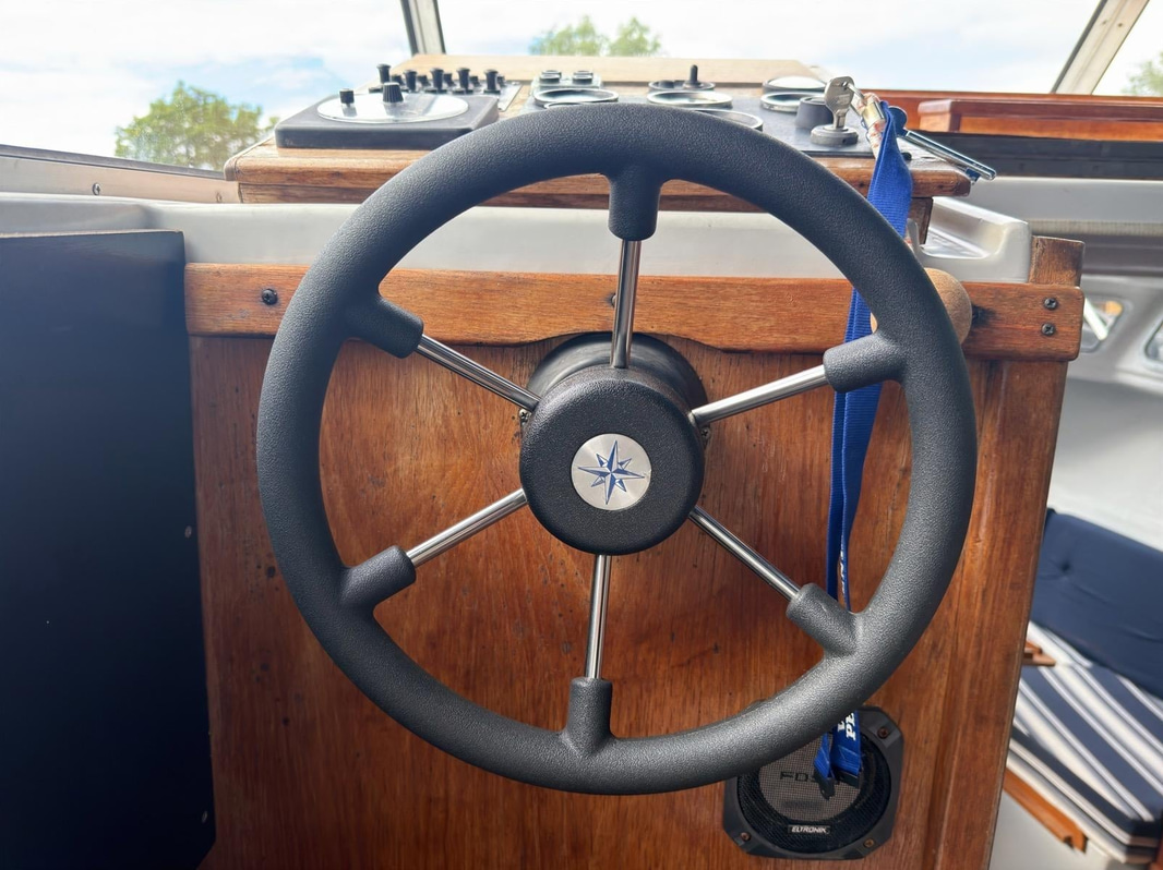 Motorbåt Nimbus 800 Turbo – Volvo Penta AQD40A | Trailer ingår | 1981