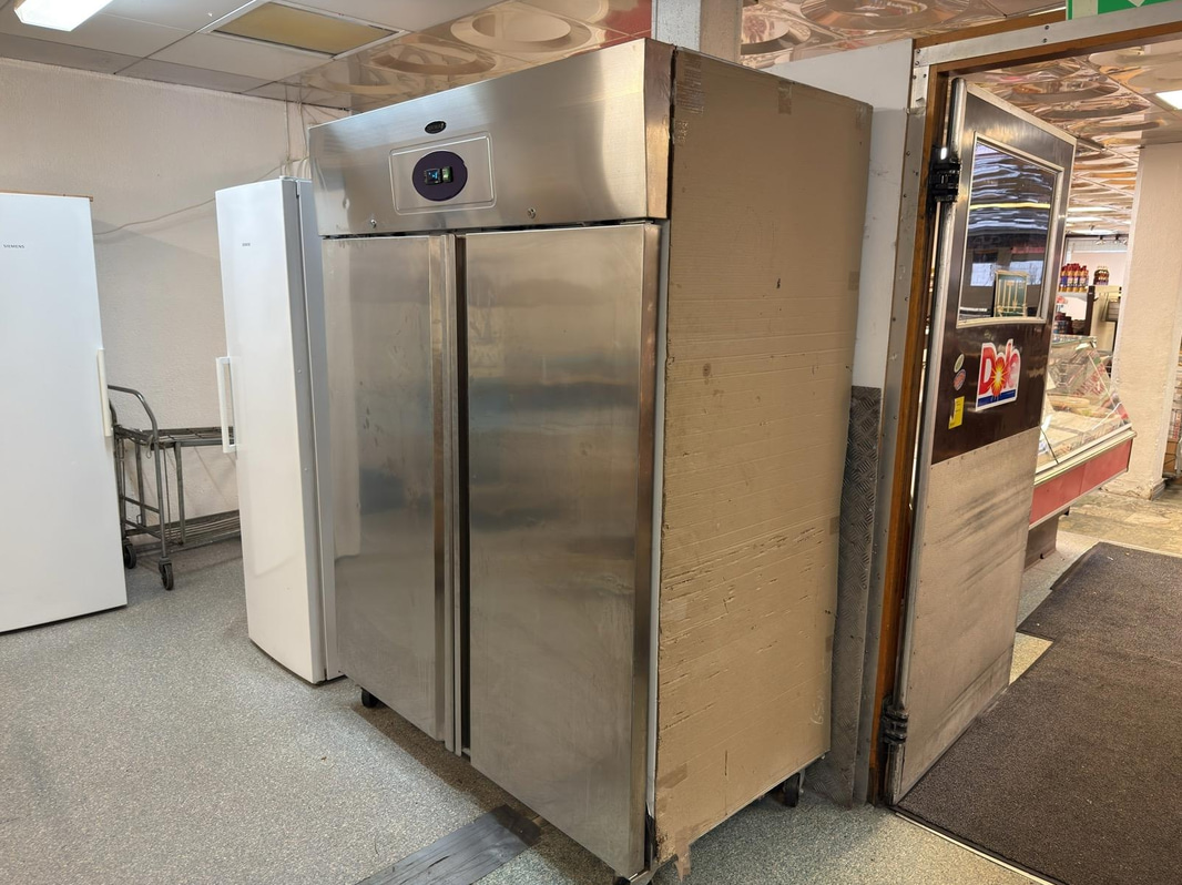 Frysskåp Tefcold RK1420