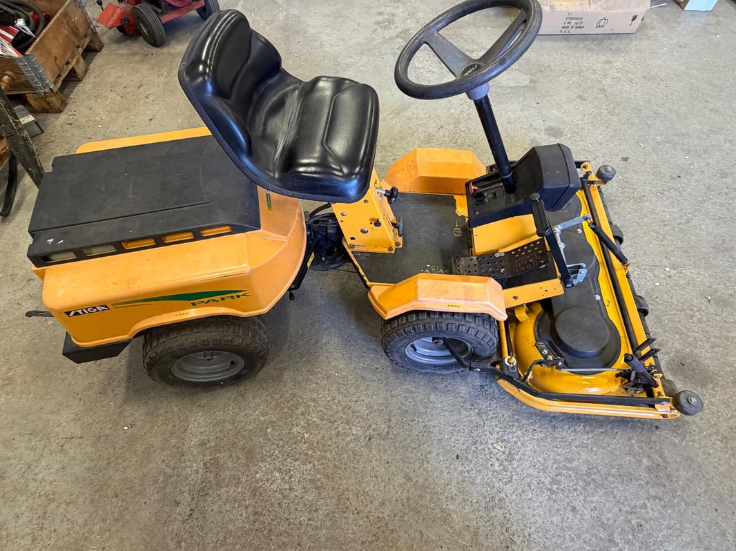 Ride-on lawn mower, Stiga Park P401