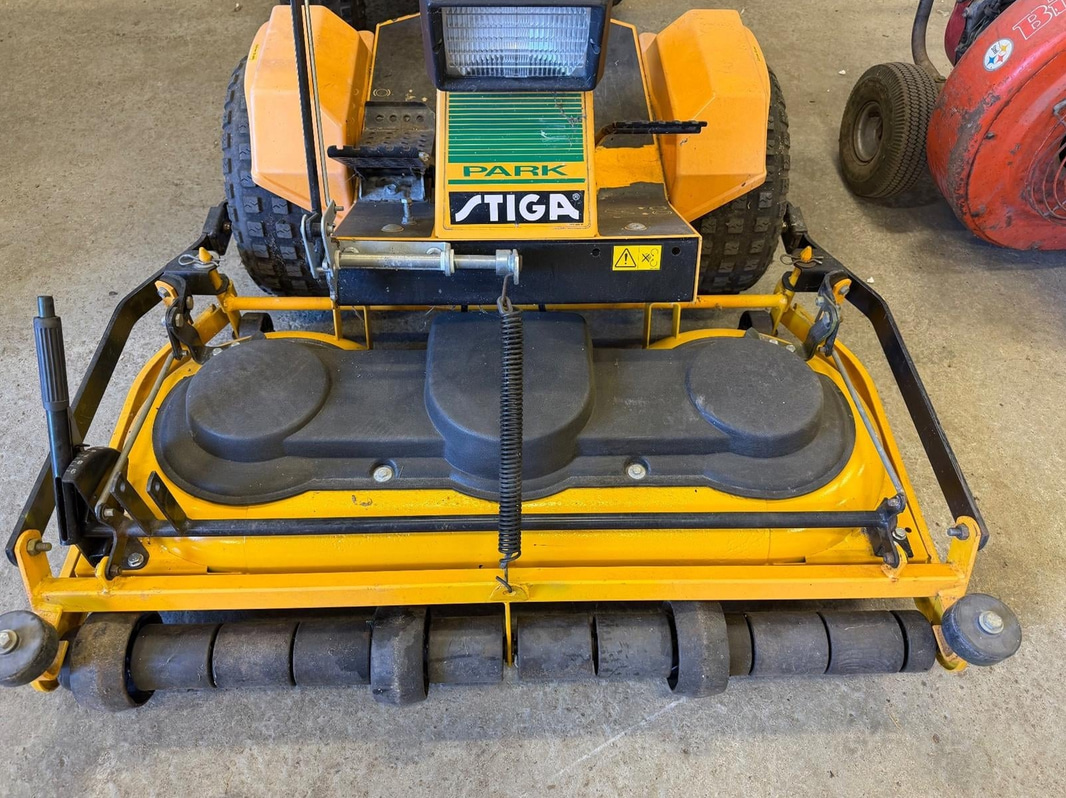 Ride-on lawn mower, Stiga Park P401