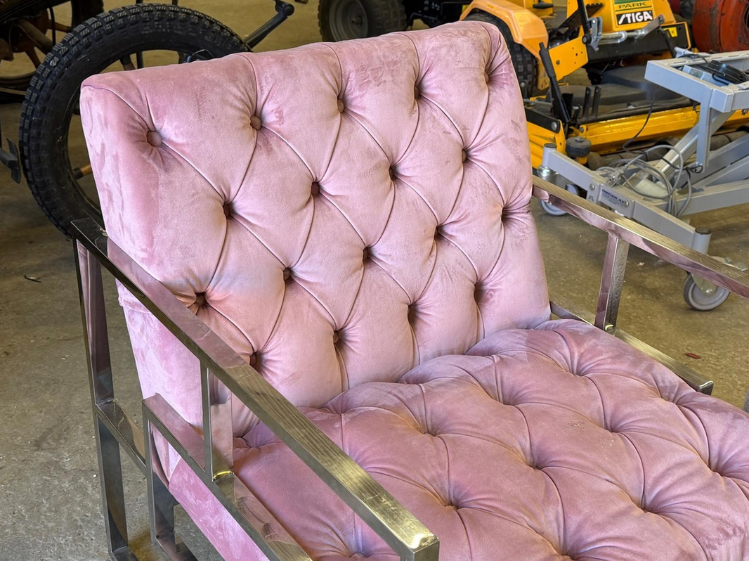 Fåtölj med fotpall, rosa/ grå