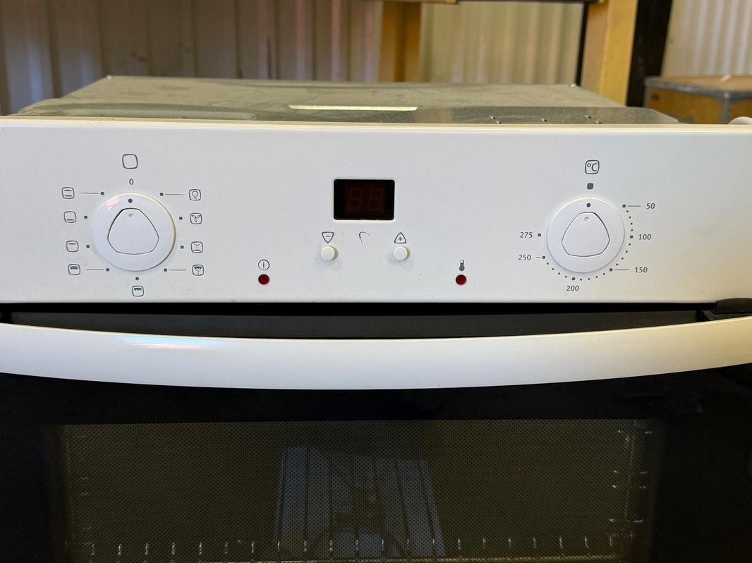 Ugn Electrolux EOB5647V, 3,5 kW