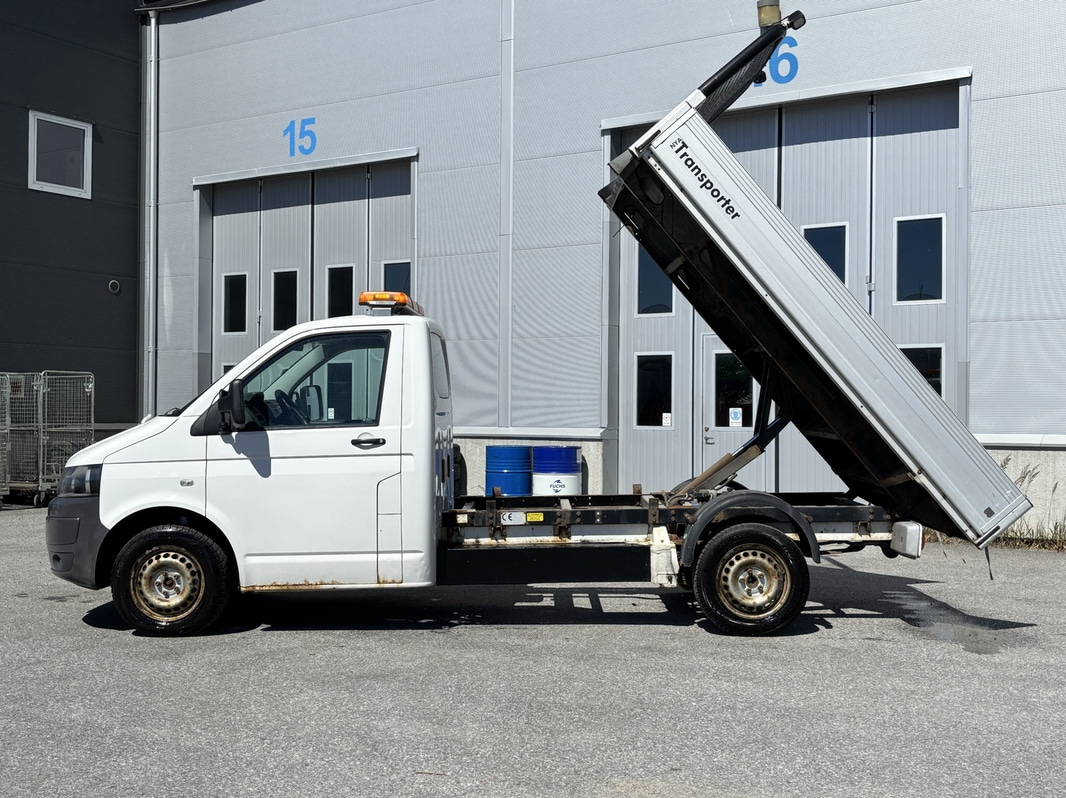 Volkswagen Transporter 2.0 TDI Flatbed Truck - 2011 | Tipper