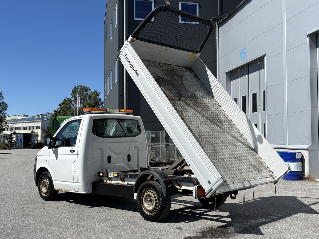 Volkswagen Transporter 2.0 TDI Flatbed Truck - 2011 | Tipper