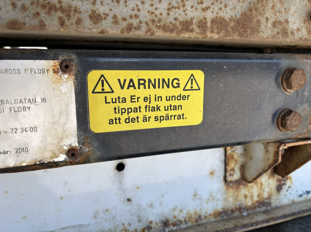 Volkswagen Transporter 2.0 TDI Flatbed Truck - 2011 | Tipper