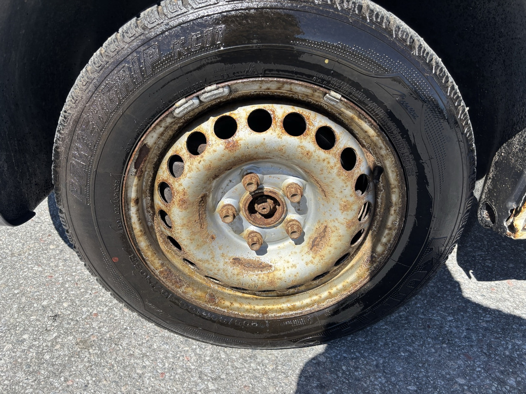Volkswagen Transporter 2.0 TDI Flatbed Truck - 2011 | Tipper