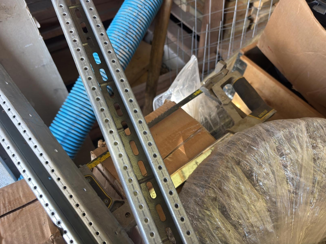 3 st. pallar blandat inklusive Makita och DeWalt