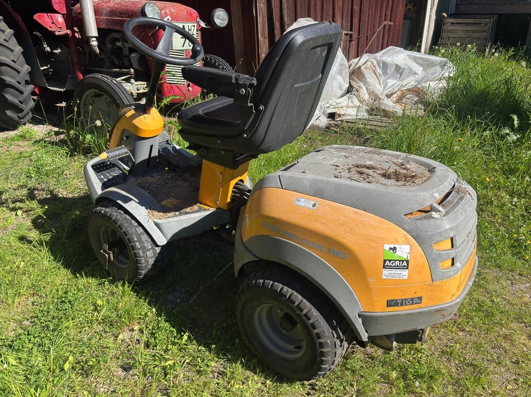 Stiga Park Pro Svan 4WD utan klippaggregat Rep.objekt