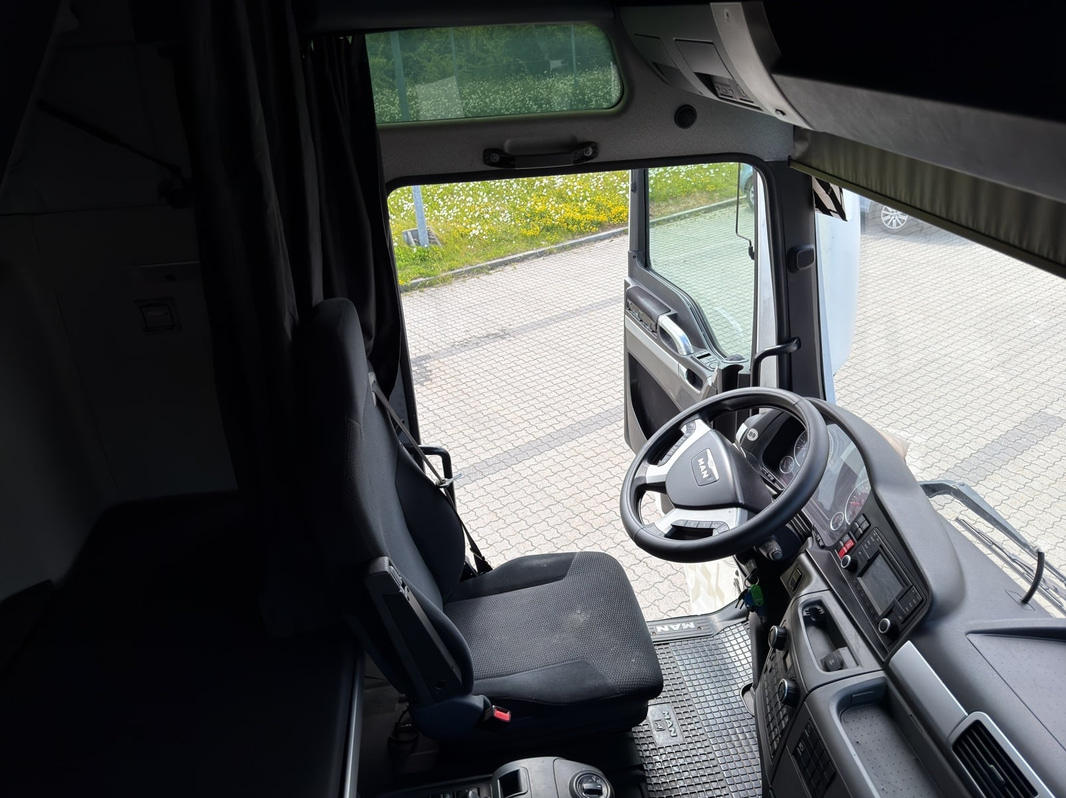 Tractor unit MAN TGX 28.480 6X2-2 -2016